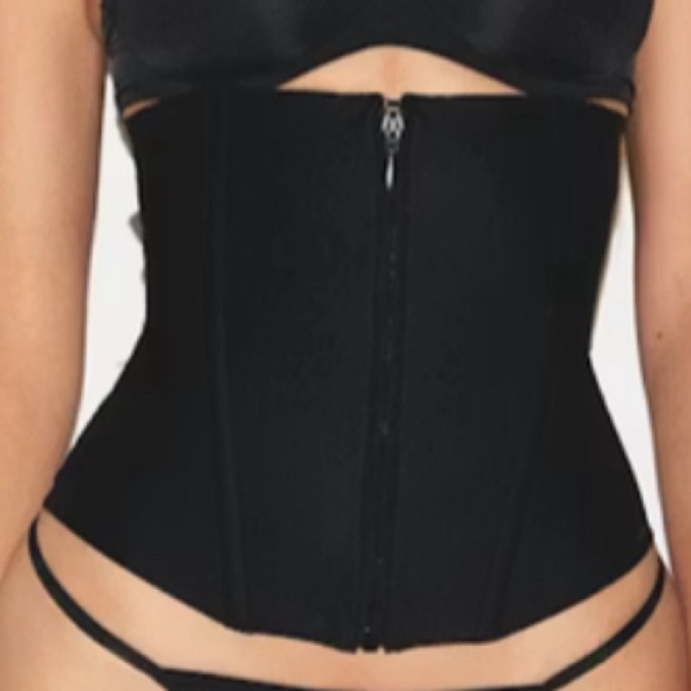 New SKIMS Small Black Waist Trainer